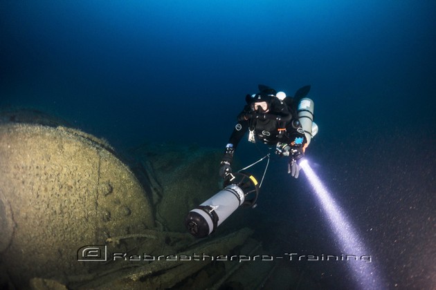 Hugo Angel on the boilers of SS Manchester Commerce. - Rebreatherpro-Training