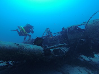 Rebreather Diver on the Texan Wreck Rebreatherpro-Training