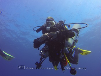 Diver working on their trim on ascend/ descend training. Rebreatherpro-Training