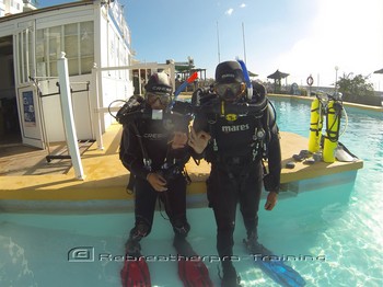 Discover rebreathers together as a couple. You will both have lots of fun ! Rebreatherpro-Training