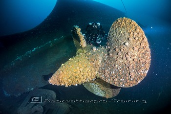 A diver (Tony Youseman) on one of the quadruple propellers Rebreatherpro-Training