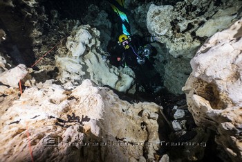 Natty entering the cave Rebreatherpro-Training
