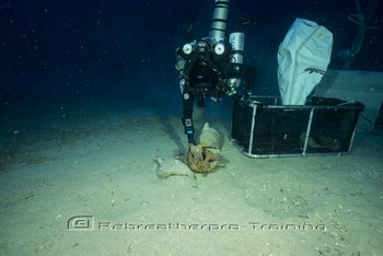 Artifact recovery on the Phoenician Wreck Rebreatherpro-Training