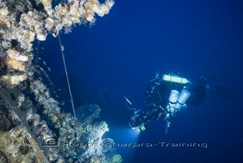 San Marco was surprised and attacked by the British submarine Rebreatherpro-Training