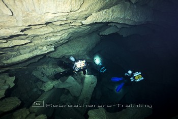 TDI CCR Full Cave Course in Lot France Rebreatherpro-Training