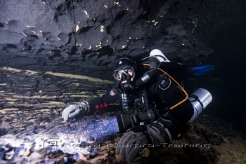 TDI CCR Full Cave Course in Lot France Rebreatherpro-Training